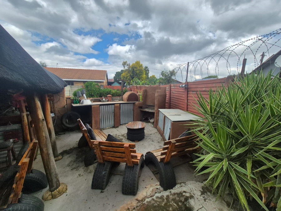 3 Bedroom Property for Sale in Oos Einde North West